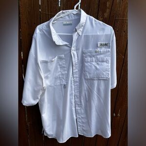 Men’s white Columbia PFG button down